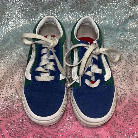 Vans - Picture 2 of 3